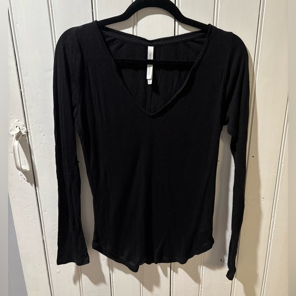 Babaton Silk Long Sleeve - Picture 1 of 4